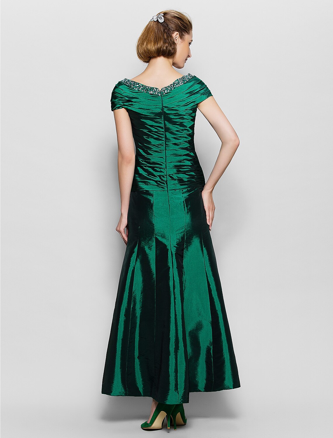 A-Line Mother of the Bride Dress Vintage Inspired V Neck Ankle Length Short Sleeve with Beading Side Draping