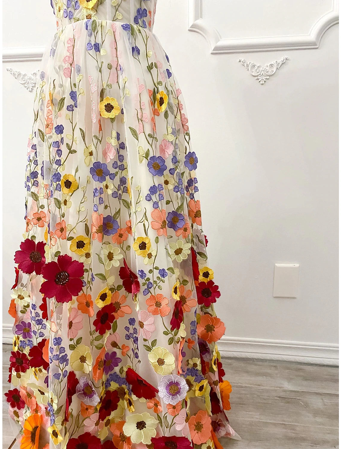 A-Line Wedding Guest Dresses Floral Dress Wedding Guest Floor Length Sleeveless Illusion Neck Wednesday Addams Family Cotton Backless with Embroidery Appliques