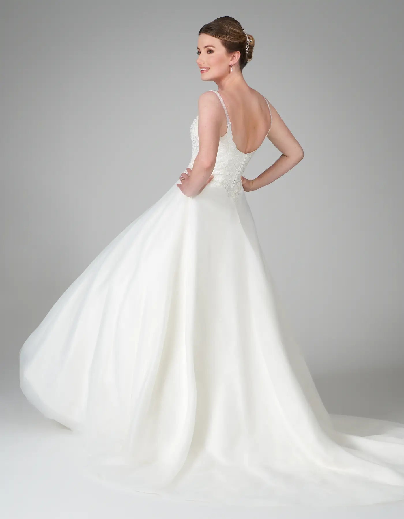 DingJiDress an ornate lace and tulle a-line Wedding Dresses