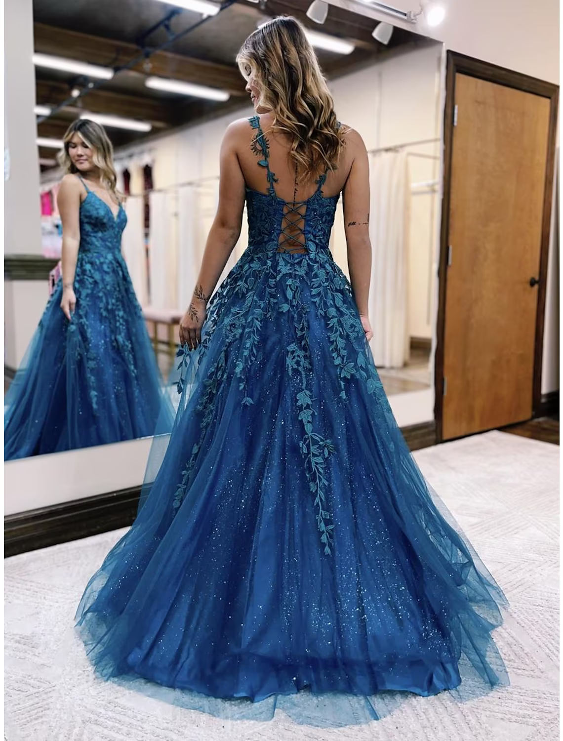 Ball Gown A-Line Prom Dresses Sparkle Shine Dress Formal Floor Length Sleeveless V Neck Tulle Backless with Glitter Appliques