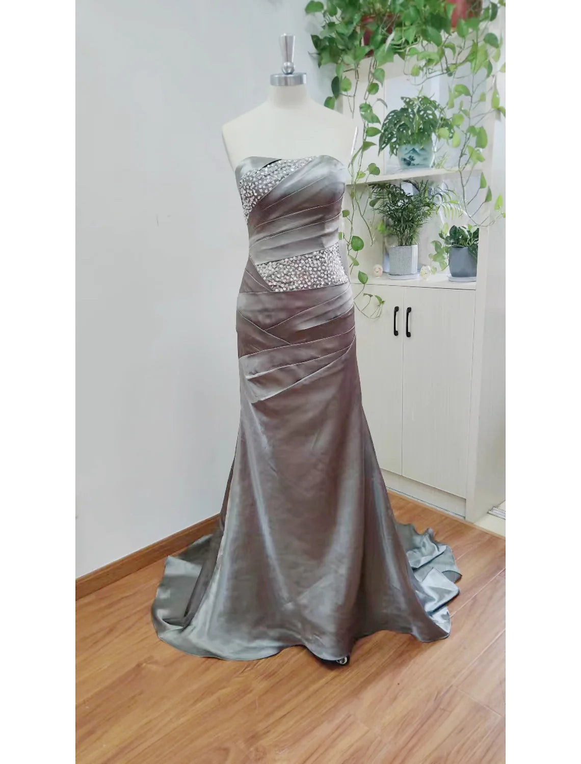 Elegant Sparkle Shine Wedding Guest Formal Evening Dress Strapless Sleeveless Satin with Crystals