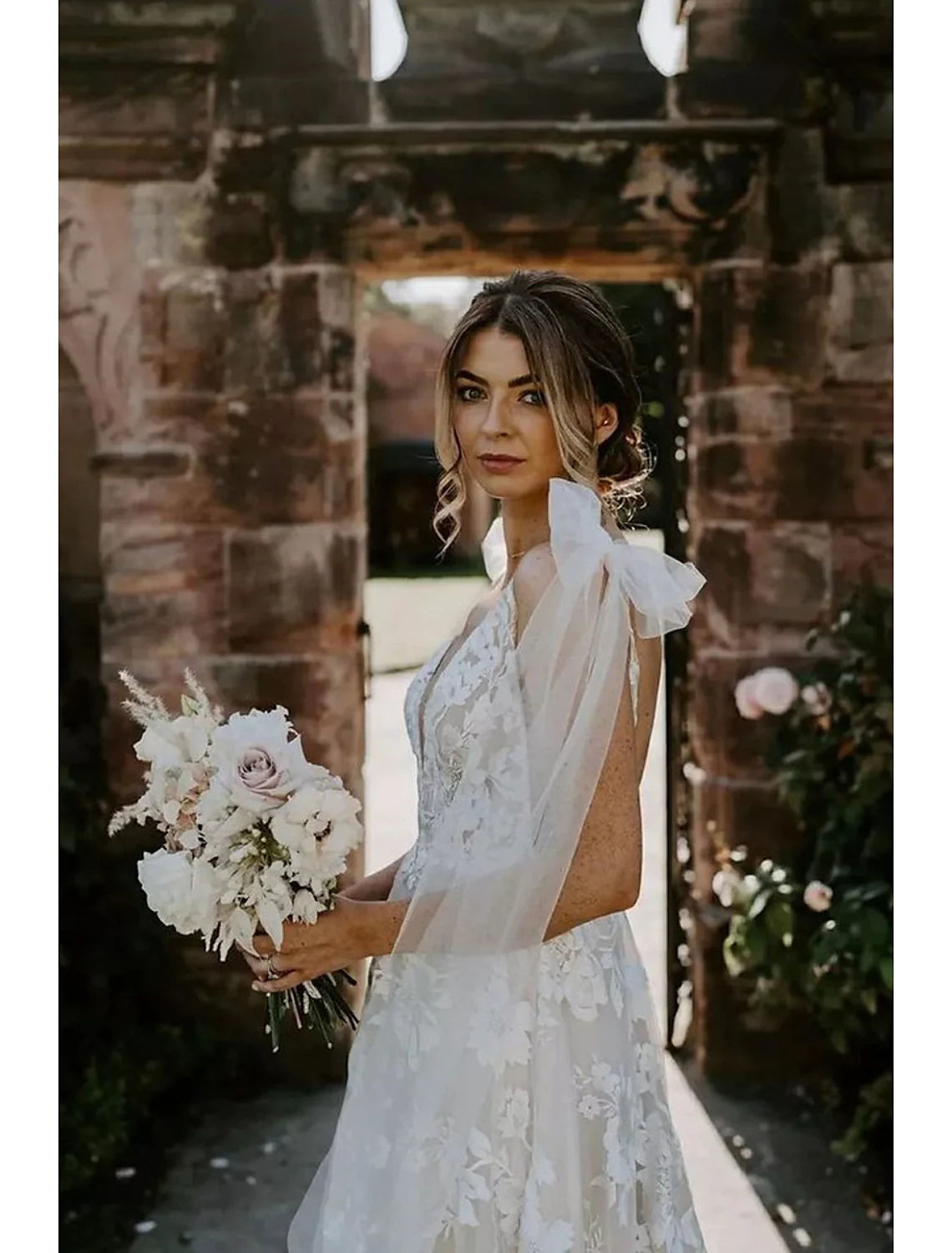 Beach Open Back Wedding Dresses Chapel Train A-Line Sleeveless V Neck Lace With Bow(s) Appliques