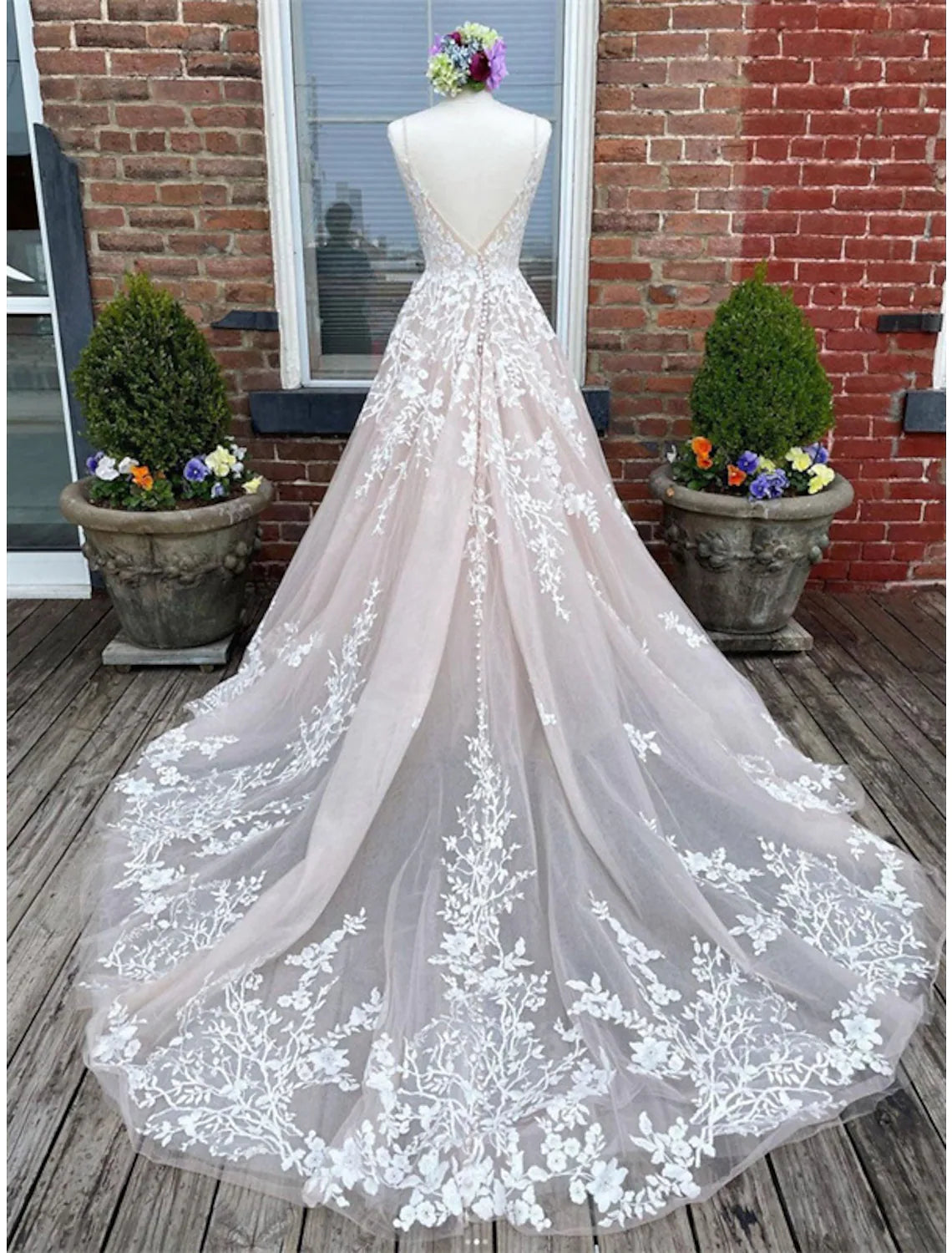 Engagement Wedding Dresses Formal Dresses Chapel Train A-Line Sleeveless Strap Lace Buttons