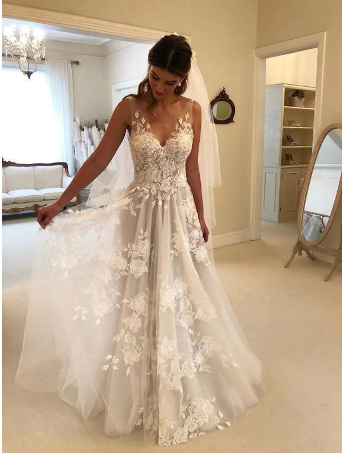 Beach Open Back Wedding Dresses A-Line Sleeveless V Neck Lace Appliques
