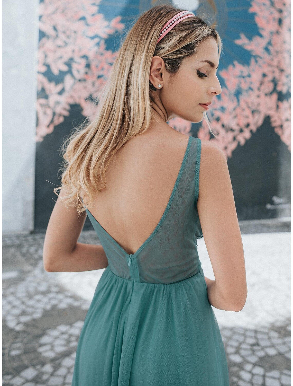 A-Line Holiday Prom Dress V Neck V Back Sleeveless Floor Length Chiffon Appliques