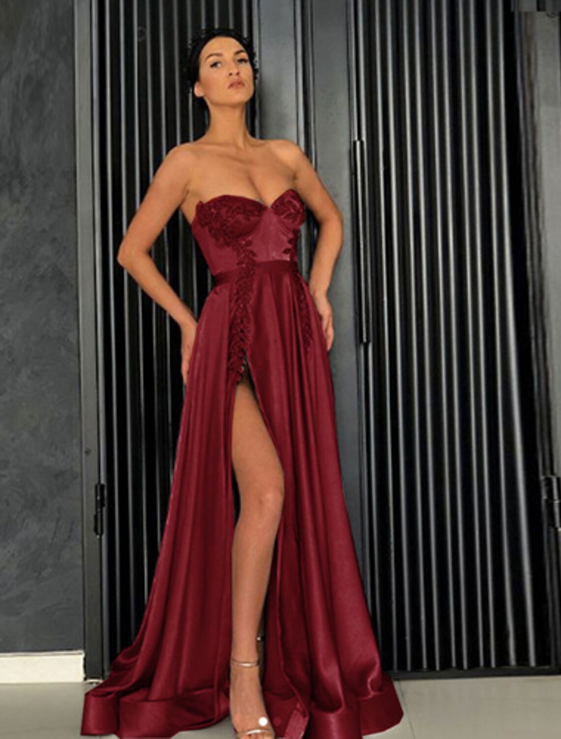 A-Line Elegant Party Wear Prom Dress Off Shoulder Sleeveless Floor Length Satin with Pleats Slit